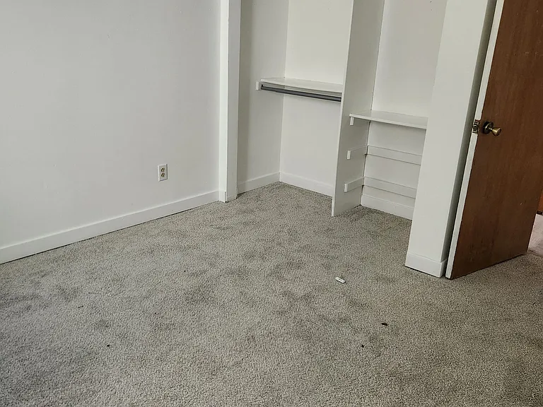 1495 S Grape St — Photo 12