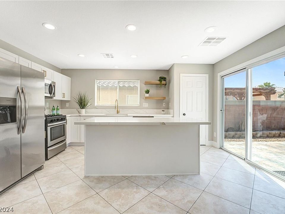 1st image of 8469 Cavaricci Ave