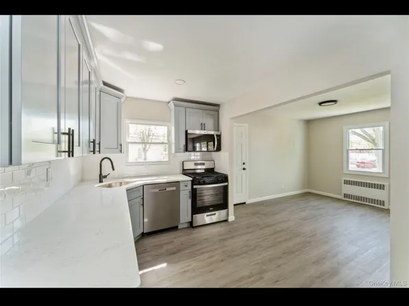 18319 145th Ave, Jamaica, NY 11413