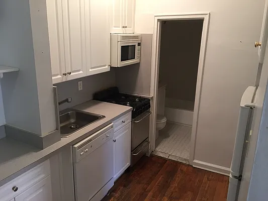 Rented by ARNOLD S GUMOWITZ, LREB | media 17