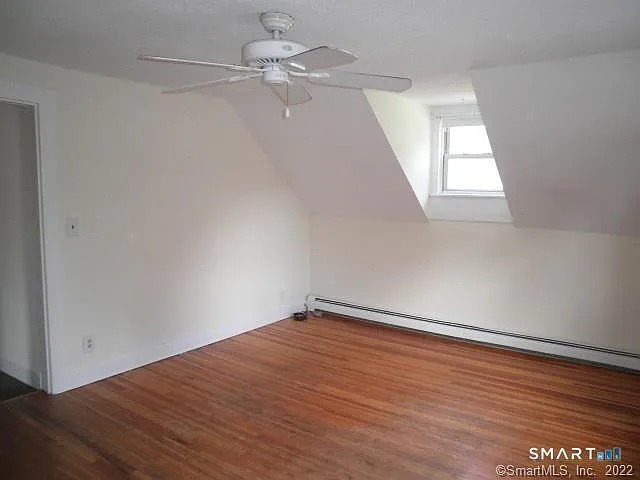 3 bed, 1.0 bath, 948 sqft, $2,100 — Photo 2