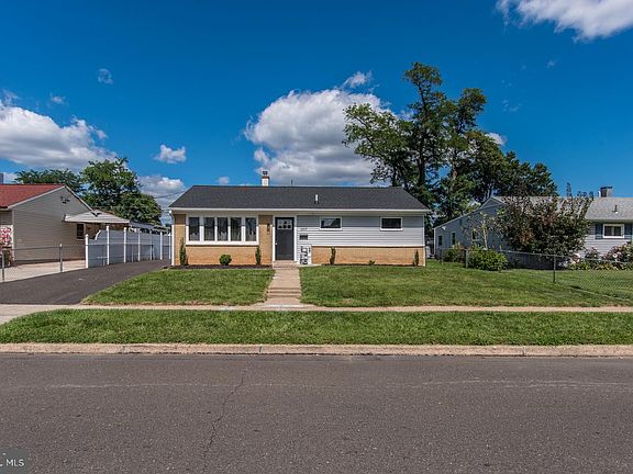 2nd image of 1007 Hilary Ave