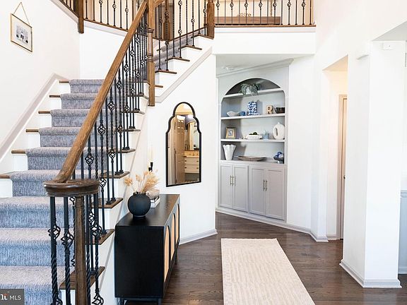 5th image of 84 Applegate Way