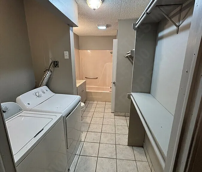 1390 W Wedington Dr #11 — Photo 6