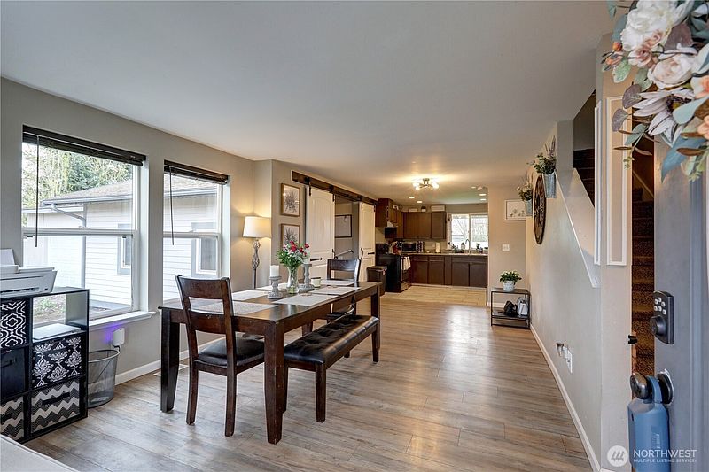 4th image of 18005 Iris Place SW