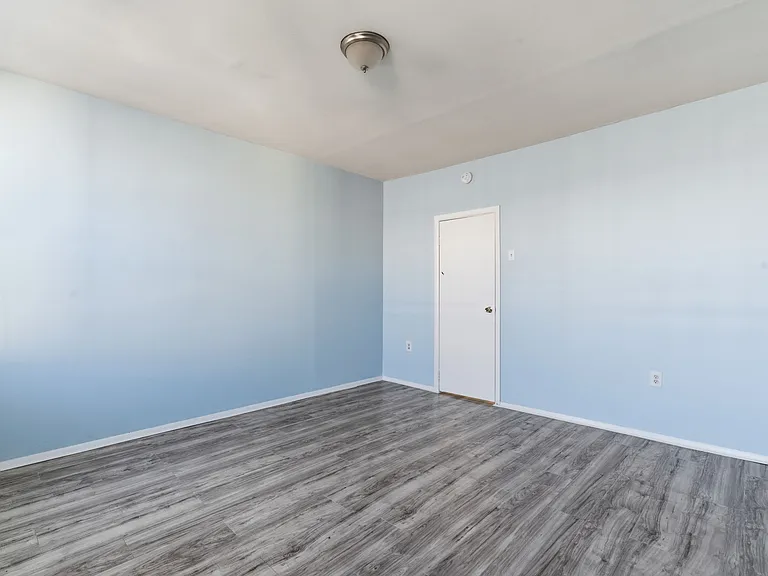 2236 W Firth St — Photo 17