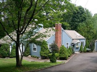 10 Sherwood Rd, Ridgefield, CT 06877