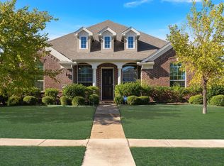 2901 Regents Park Ln, Garland, TX 75043