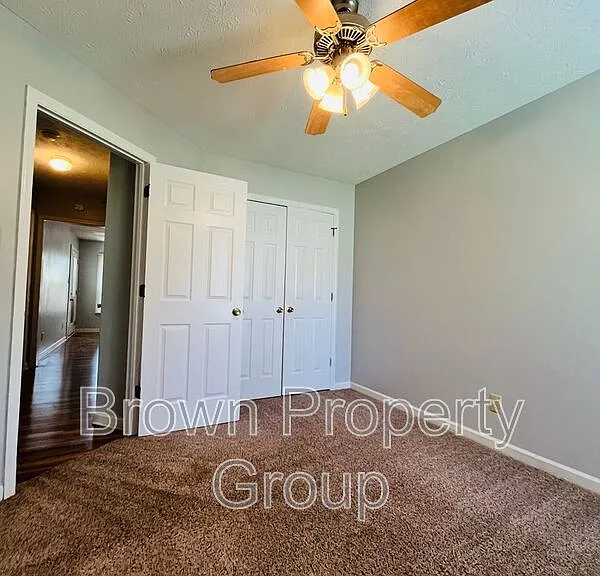 121 Sprucepine Dr — Photo 11