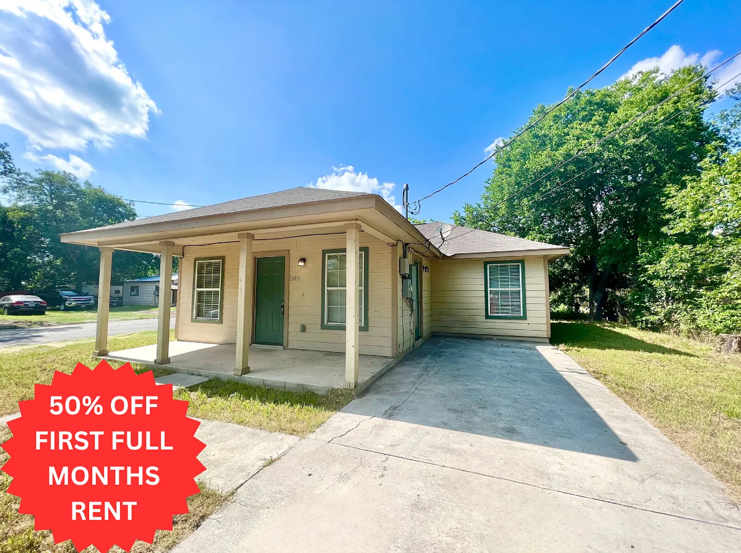 *Move In Special* Great Location! 3 Bedroom Home Near Shopping & Dining! — Photo 1