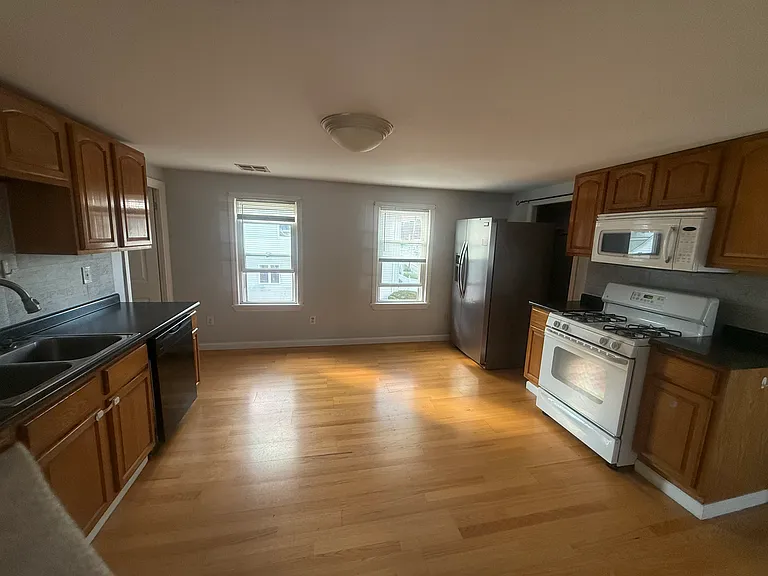 57 Plain St #2 — Photo 3