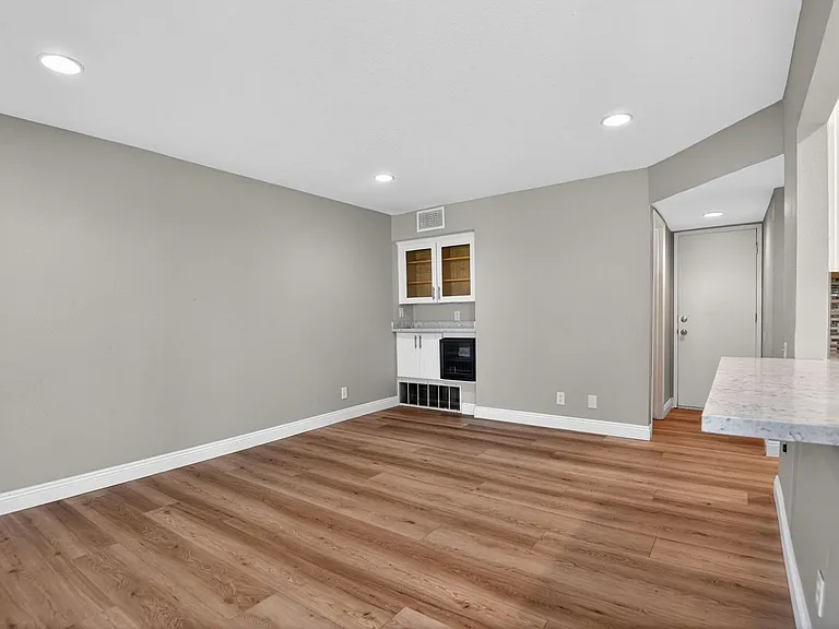 2173 Arbor Cir — Photo 10