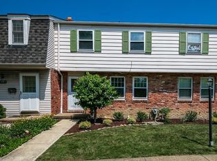 7458 Princeton Ct #F, Mentor, OH 44060
