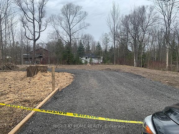 4th image of 1052 Spruce Rd