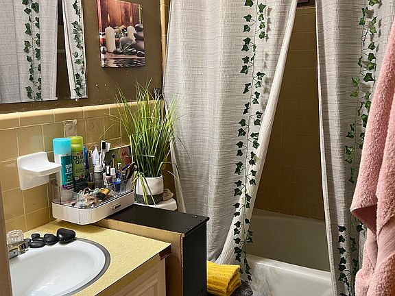 4th image of 601 Brookside Dr APT 6
