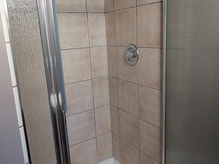 457 Willis Ave — Photo 6