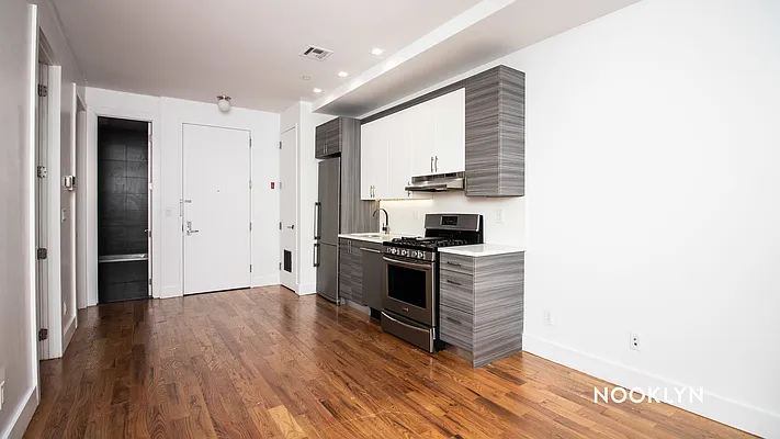 Rented by Nooklyn NYC LLC | media 30