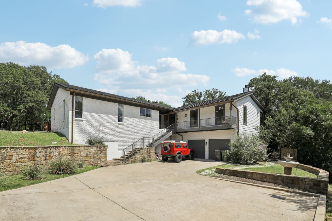Westwood Dr-S2506-001.jpg