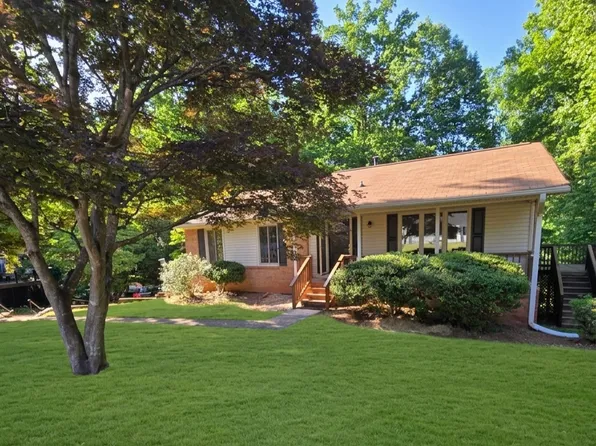 3816 Farrhill Rd, Charlotte, NC 28214