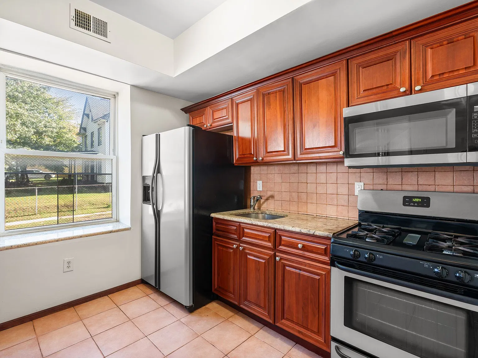 2 bed, $2,200 — Photo 1