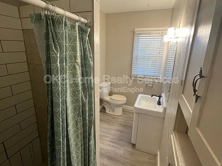 116 W Beech St — Photo 6