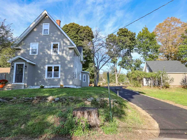 44 Manchester Street, Pittsfield, NH 03263