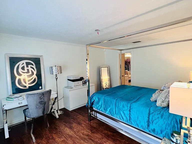 11831 Derbyshire Dr — Photo 17