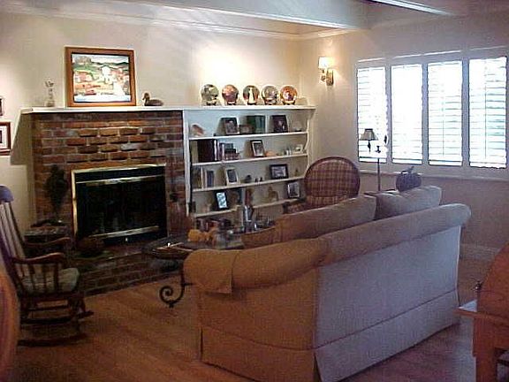2nd image of 2325 Ashe St