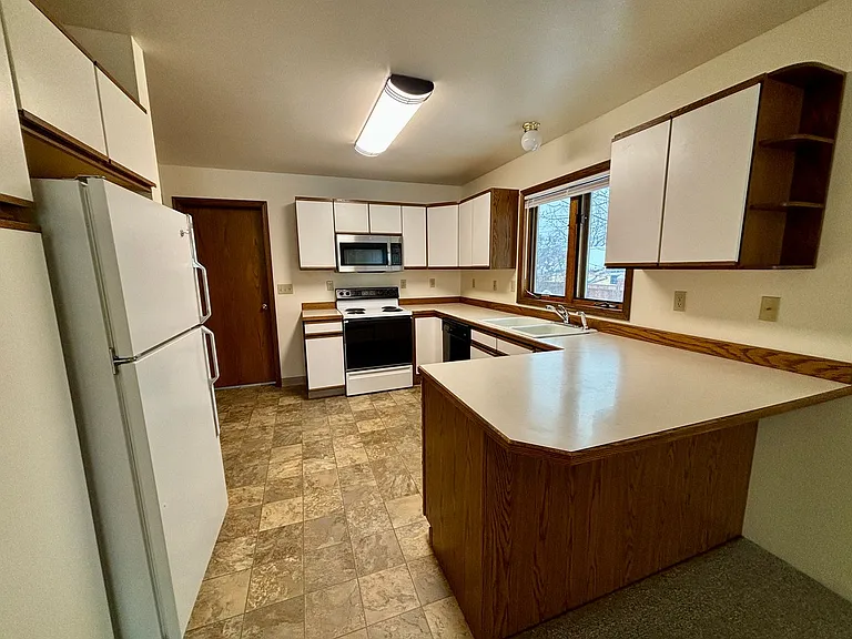 913 N. Park Ave — Photo 8