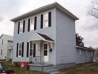 549 E Chestnut St photo 1