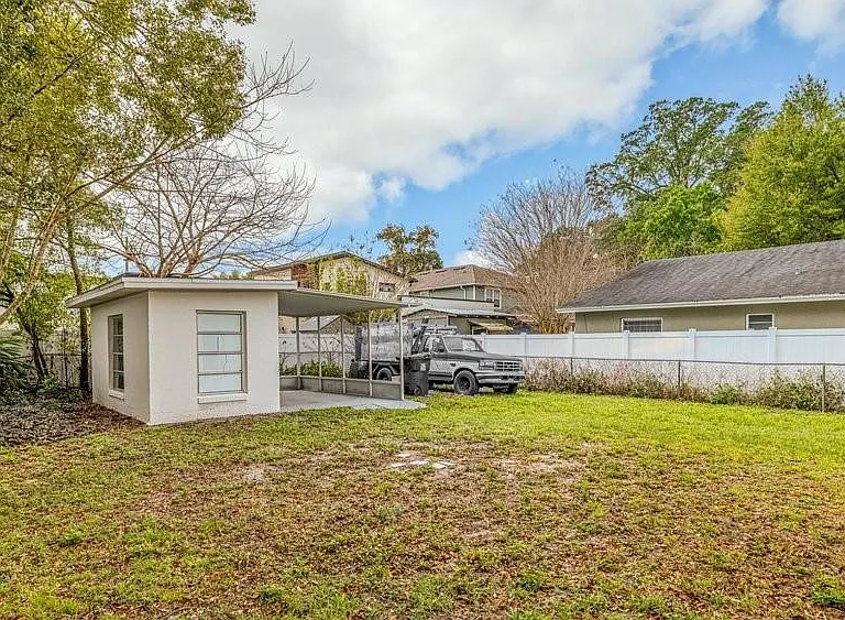 1414 E Harding St — Photo 47