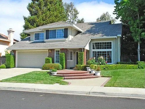 624 Zermatt St photo 1