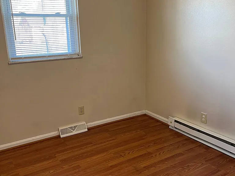 1586 Elston Dr — Photo 7