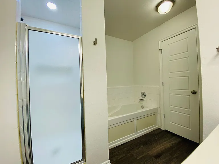 407 S Pointe Ln — Photo 15