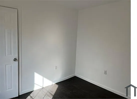 7820 Corina Dr — Photo 10