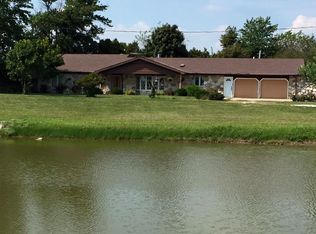 1379 N 2353rd Ln, Mendon, IL 62351