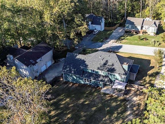 2nd image of 1928 Stonewood Dr