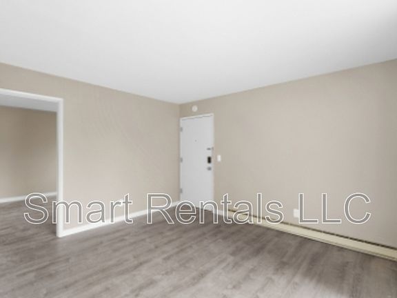 3rd image of 9947 Chateau Roi Dr