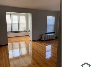 2111 E 68th St #1, Chicago, IL 60649