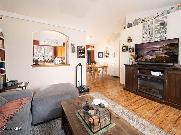 4th image of 2491 E Bremington St