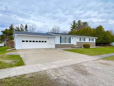 219 New Delta Ave, Manistique, MI, 49854