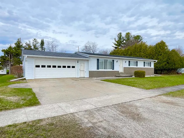 219 New Delta Ave, Manistique, MI 49854