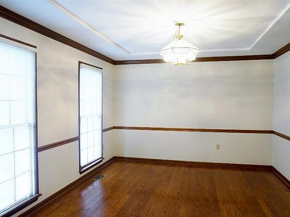 4th image of 7922 Jims Ct
