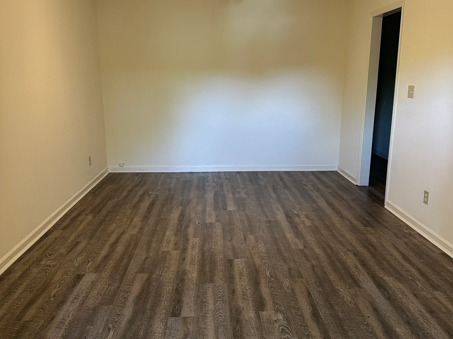 2 bed, 810 sqft, $1,075 — Photo 2