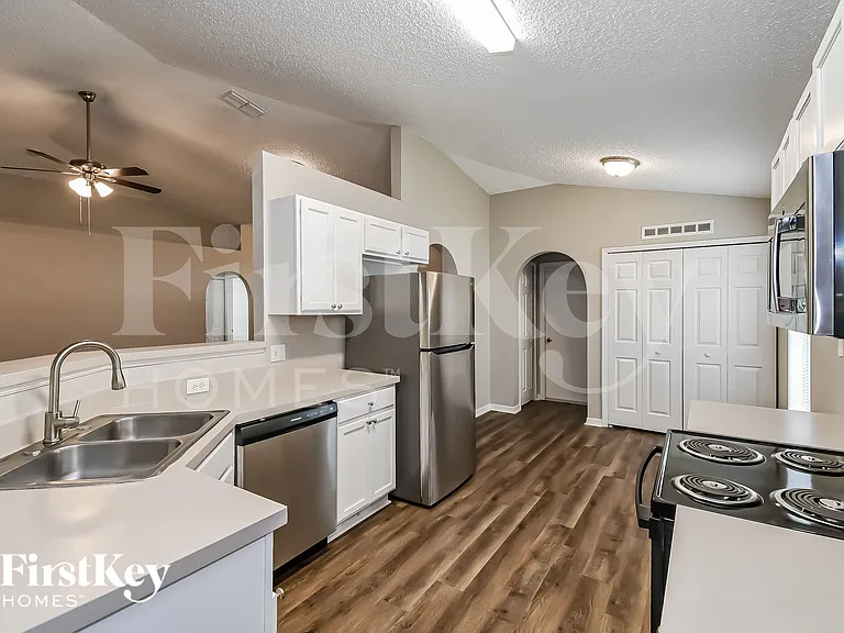5508 Ortega Park Blvd — Photo 6
