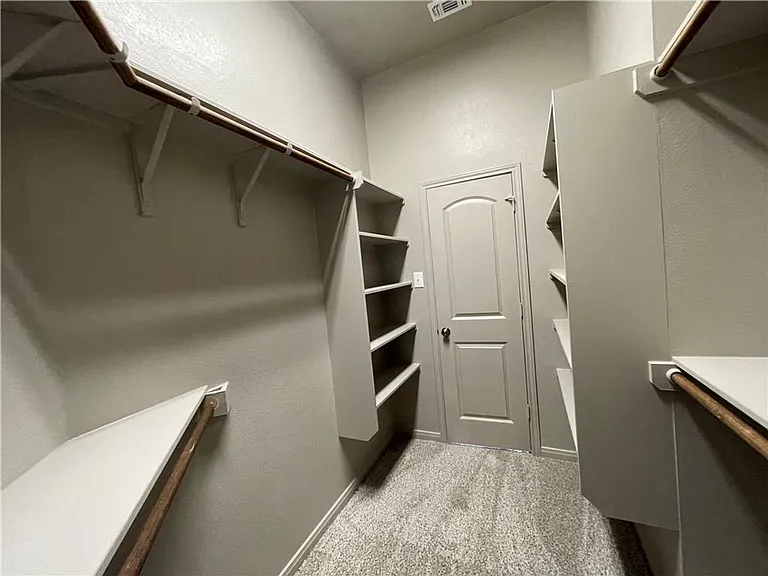 917 Hollyhock Dr — Photo 34