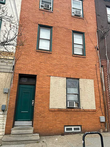 2538 Amber St Photo 1