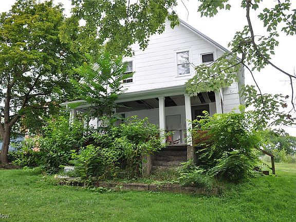 4th image of 462/466 Ash St
