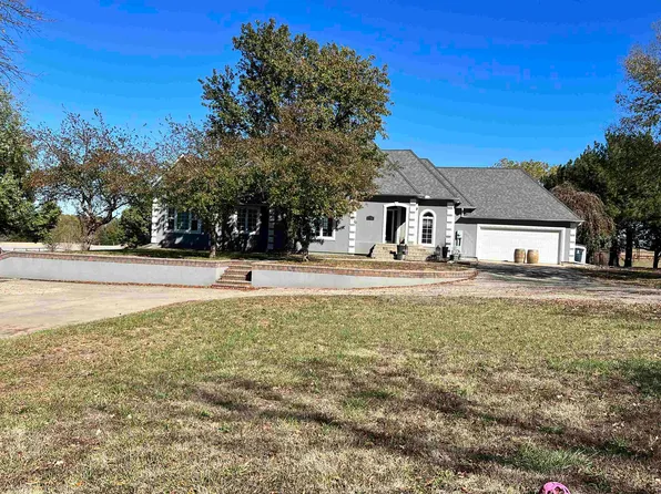 4555 N Westview Rd, El Dorado, KS 67042