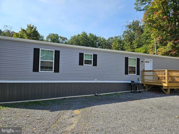 2556 Little Cacapon Mountain Rd, Augusta, WV 26704
